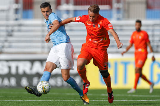 Malmö FFs Alexander Jeremejeff och AFC Eskilstunas Robert