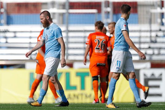 Malmö FFs Jo Inge Berget och Franz Brorsson deppar