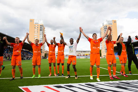 AFC Eskilstunas spelare med tvåmålsskytten Mohamed Buya