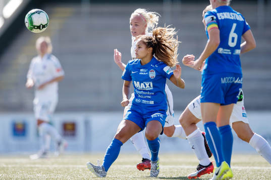 Rosengårds Caroline Seger och Eskilstunas Malin Diaz i