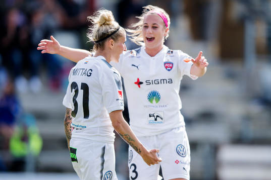 Rosengårds Anja Mittag gjorde 1-0-målet på straff och