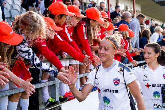 Rosengårds Sanne Troelsgaard Nielsen tackar publiken