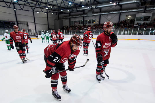 Kölns Nico Krämmer och Dylan Wruck deppar