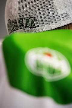 Rögle BK står tryckt på en keps