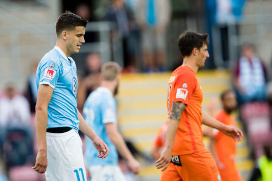 Malmö FFs Alexander Jeremejeff deppar