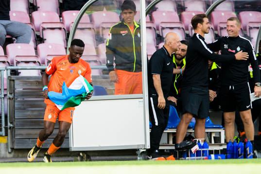 AFC Eskilstunas Mohamed Buya Turay gör 1-0 och hämtar en