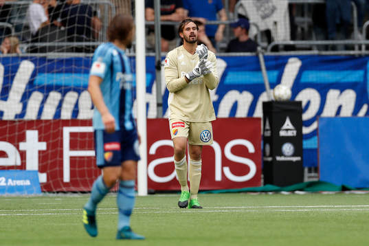 Djurgårdens målvakt Tommi Vaiho deppar
