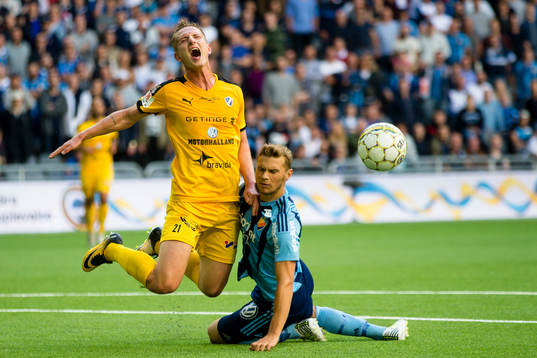 Halmstads Andreas Bengtsson skriker