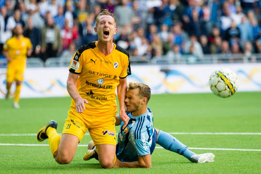 Halmstads Andreas Bengtsson skriker