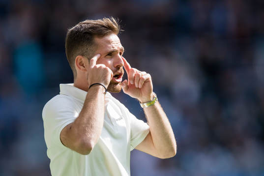 Halmstads tränare Igor Krulj reagerar