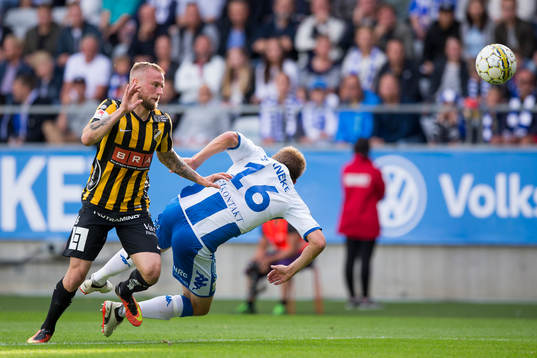 Häckens Alexander Faltsetas trycker till IFK Göteborgs