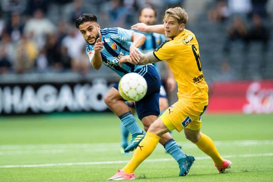 Djurgårdens Othman El Kabir och Halmstads Marcus Mathisen