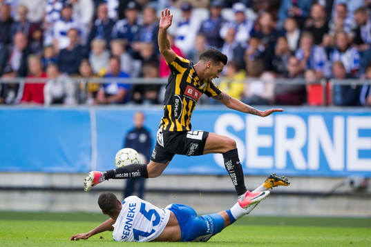 IFK Göteborgs Kristopher Da Graca glidtacklar Häckens
