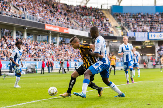Häckens Paulinho och IFK Göteborgs Vajebah Sakor