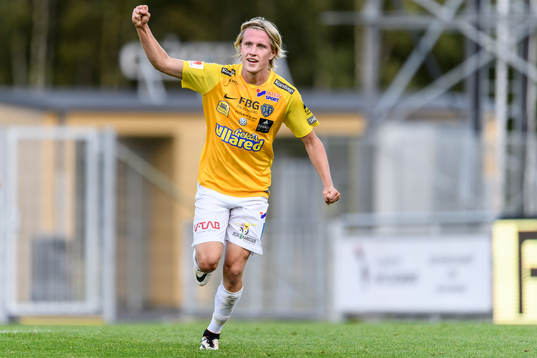 Falkenbergs Viktor Götesson jublar