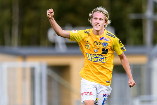 Falkenbergs Viktor Götesson jublar