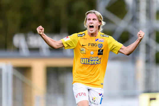Falkenbergs Viktor Götesson jublar