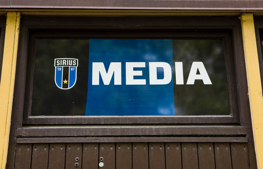 En skylt ovanför pressrummet på Studenternas IP innan