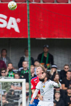 Helsingborgs Carl Johansson och GAIS Mavrudis Bougaidis  i