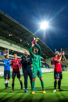 Trelleborgs målvakt Marko Johansson  jublar