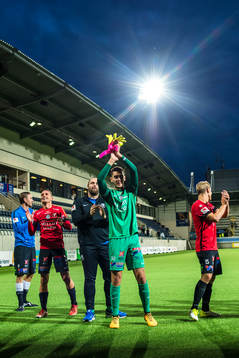 Trelleborgs målvakt Marko Johansson  jublar