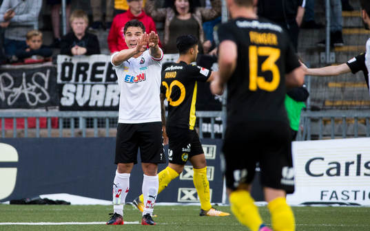 Örebros Nordin Gerzic gestikulerar