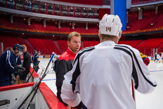 Mikael Samuelsson deltar i en träning
