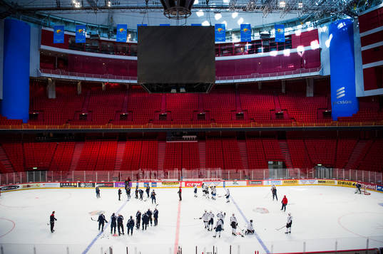 Spelare från NHL och Djurgården deltar i en träning i