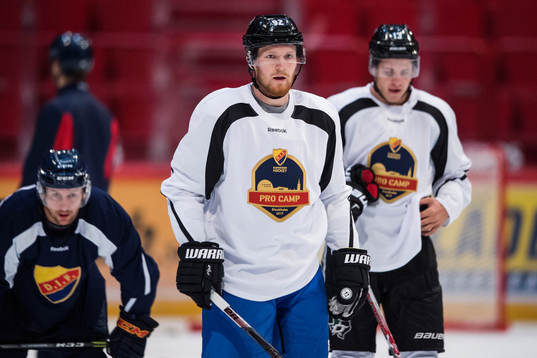 Colorados Gabriel Landeskog deltar i en träning