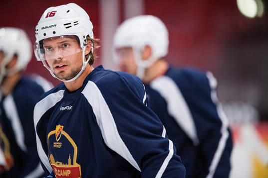 Buffalos Jacob Josefson deltar i en träning