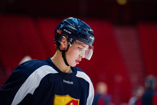Djurgårdens Lukas Vejdemo deltar i en träning