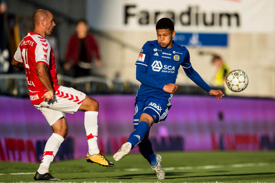 Kalmars Stefan Larsson och Sundsvalls Romain Gall
