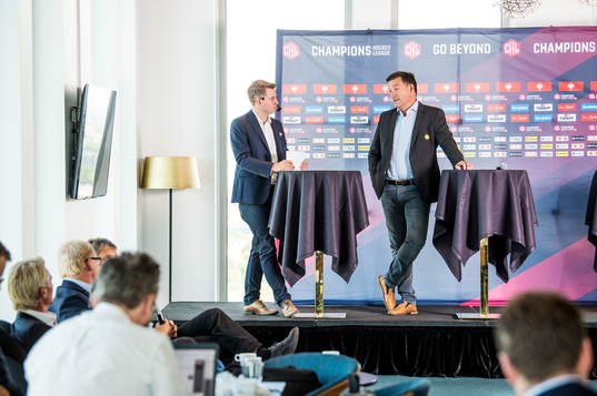 Konferencieren Christian Winnberg och Brynäs IFs Stefan