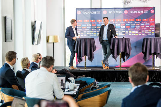 Konferencieren Christian Winnberg och Brynäs IFs Stefan