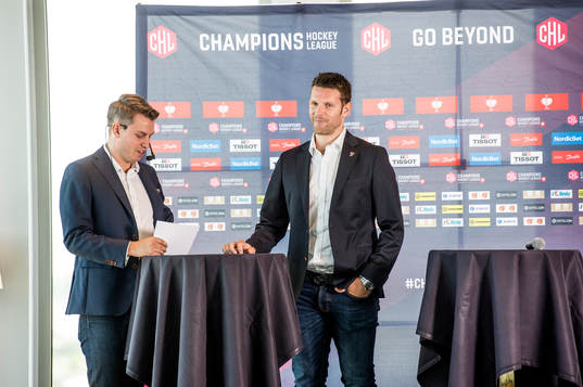 Konferencieren Christian Winnberg och Frölunda Indians
