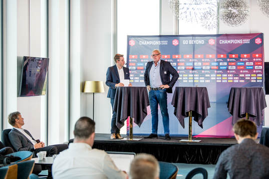 Konferencieren Christian Winnberg och Malmö Redhawks