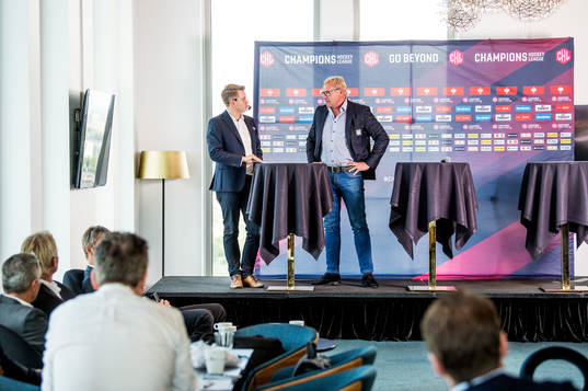 Konferencieren Christian Winnberg och Malmö Redhawks