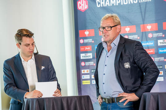 Konferencieren Christian Winnberg och Malmö Redhawks