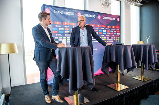 Konferencieren Christian Winnberg och Malmö Redhawks