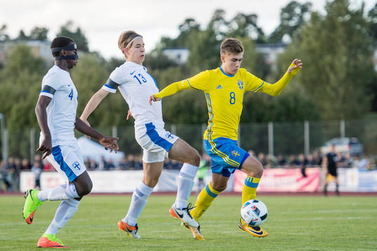 Finlands Tony Miettinen och Jaako Rantanen mot Sveriges Tim