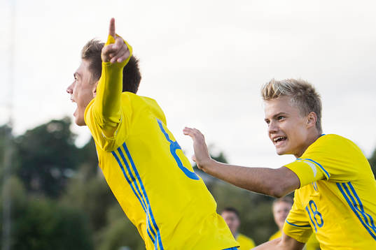 Bläddra bland fler bilder av Fotboll, P15, Landskamp, Sverige - Finland