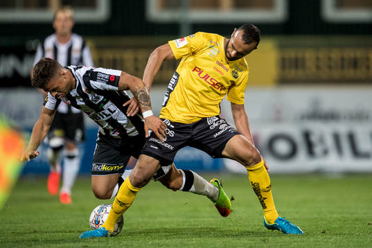 Landskronas Dino Mesic och Elfsborgs Issam Jebali