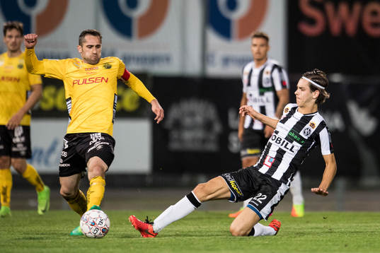 Landskronas Adi Nalic och Elfsborgs Emir Bajrami