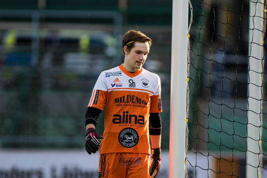 Gamla Upsalas målvakt Daniel Edlund deppar