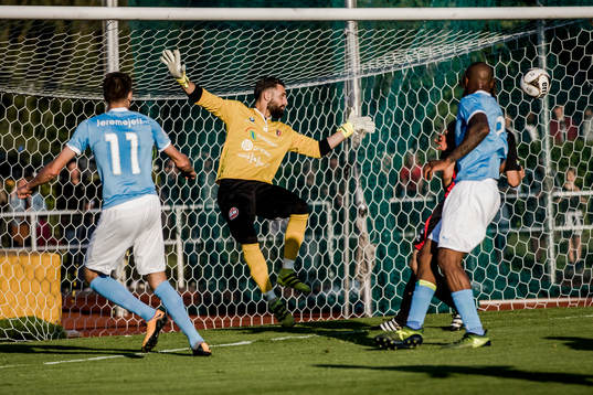 Malmö FFs Alexander Jeremejeff gör 1-1 bakom