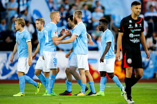 Malmö FFs Jo Inge Berget jublar med lagkamrater