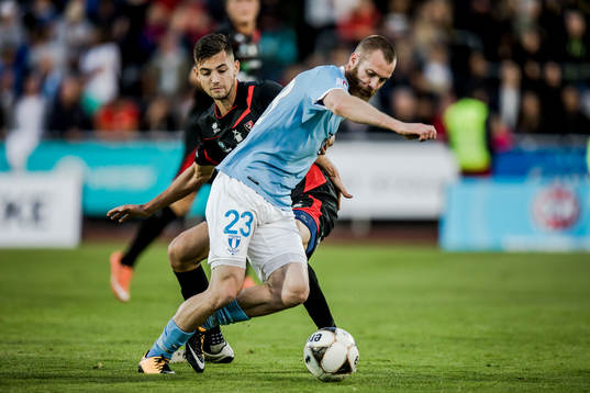 Trollhättans Anton Agrest och Malmö FFs Jo Inge Berget