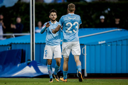Malmö FFs Erdal Rakip har gjort 1-4 och jublar med