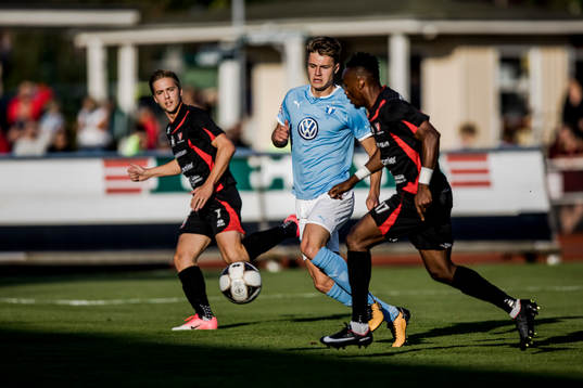 Malmö FFs Mattias Svanberg och Trollhättans Charles