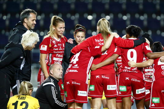 Piteås spelare med tränare samlas